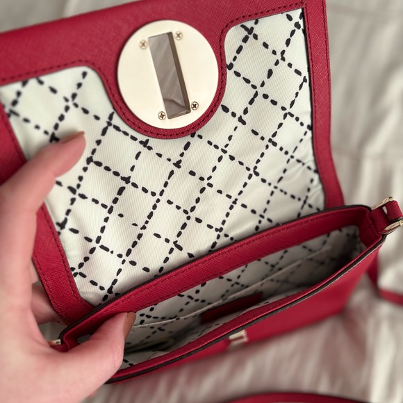 Kate Spade Cedar Street Red Saffiano Leather Turnlock Crossbody - Picture 4 of 7